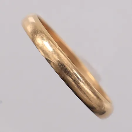 Ring slät stl:19 bredd 3mm, gravyr. 18K Vikt: 2,7 g