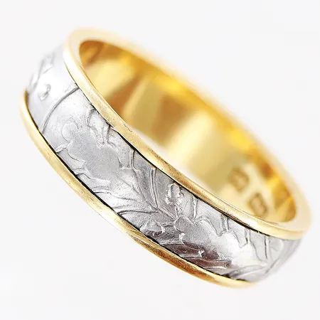 Examensring SALF med band i monel, stl:18¾, bredd 5,5mm,  18K  Vikt: 4,4 g