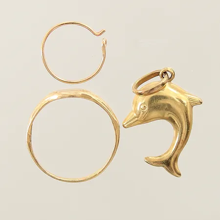 Diverse guldsmycken, defekta, bucklor, 18K Vikt: 2,8 g