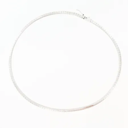 Collier halvstelt längd 38,5cm bredd 3mm, silver 835/1000 Vikt: 16,1 g