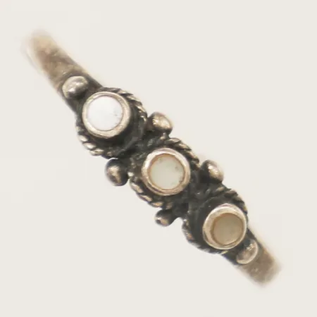 Ring med pärlemor stl:16¾, bredd 4,6mm silver 925/1000 Vikt: 1,2 g