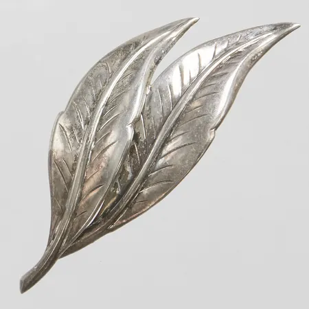 Brosch löv längd: 54mm, bredd: 21mm, silver 830/1000 Vikt: 4 g