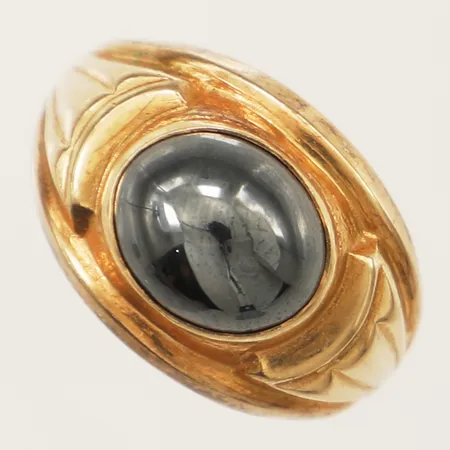 Ring med hematit stl:17¼, bredd 12,7mm Hallberg Guldvarufirma Bengt år 1956 18K Vikt: 3,7 g