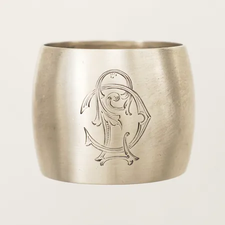 Servettring Ø43mm, bredd 38mm monogram, silver 830/1000 Vikt: 39,2 g