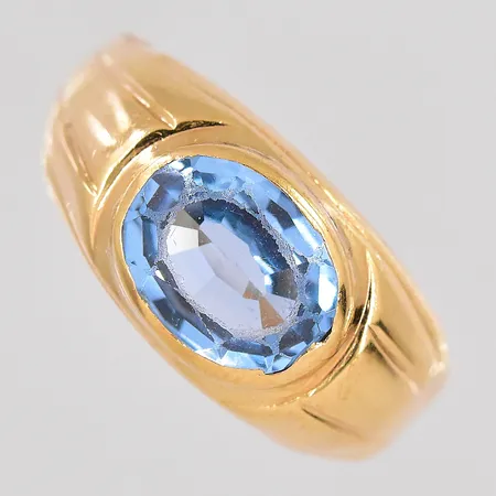 Ring med ljusblå sten stl 18, 18K Vikt: 1,8 g
