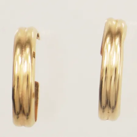 Ett par örhängen creoler Ø15,6mm bredd 3,4mm skeva 18K Vikt: 0,7 g