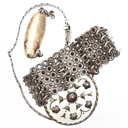 Diverse silver, defekter, ojämnheter, gravyrer, 830-925/1000 silver. Vikt: 68,8 g