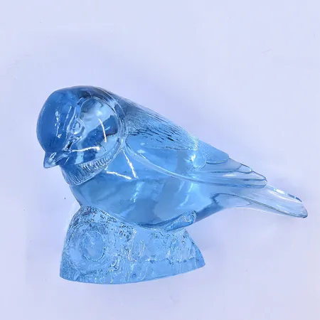 Skulptur fågel formgiven av Paul Hoff Svensk glas/WWF höjd 5,8 cm, blå glasmassa signerad 1970-80-tal.