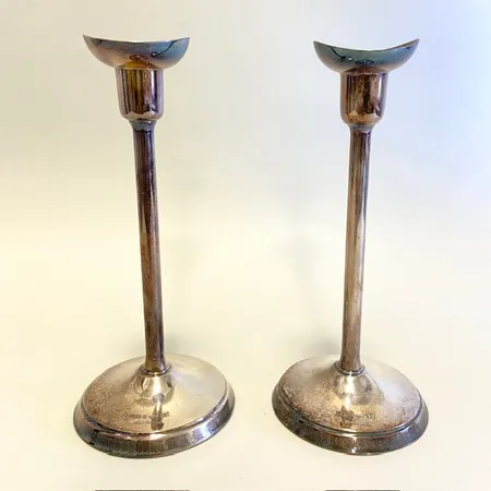 Ljusstakar höjd 19,5cm gravyr Silver 830/1000. Vikt: 165,3 g