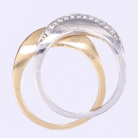 Två ringar varav en vitguld med diamanter totalt 0,13ctv enligt gravyr stl:18 bredd 2-4mm 18K Vikt: 8,9 g