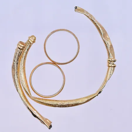 Diverse guld, 18K. Vikt: 13,6 g