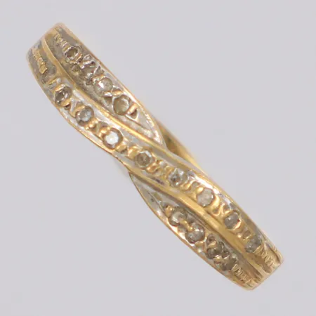 Ring med diamanter 17xca 0,005ct stl:17, bredd 4mm, 18K Vikt: 2,4 g