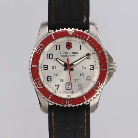 Herrur Victorinox Swiss Army, stål, quartz, Ø43mm, ref-nr 241438, serie-nr 110302161, gummilänk ej original, går ej, bruksslitage, inga tillbehör