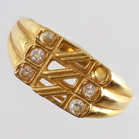 Ring defekt 21K.  Vikt: 4,2 g