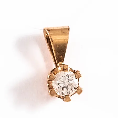 Stjärnringen Hänge "Pallas" med en briljantslipad diamant 0,16ct (Tw/si) bredd 4,8mm längd inkl ögla 10,5mm, certifikat Stjärnringen medföljer, utgången modell, 18K 0,6g.