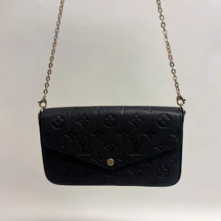 Väska Louis Vuitton, Pochette Felicie, 22x12,5x3,5cm svart monogram läder, M64064, kvitto Birger Jarlsgatan 2021, dustbag, box, påse