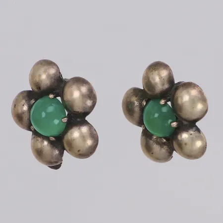Örhängen med gröna stenar, Ø18mm, clips, 835/1000 silver Vikt: 3,5 g