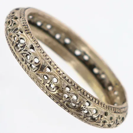 Ring med dekor stl:17½ bredd: 4mm, 830/1000 silver Vikt: 1,5 g