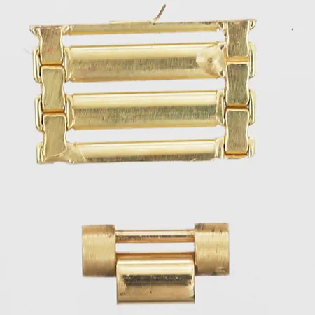 2 Länkbitar, defekta, 18K guld Vikt: 2,2 g