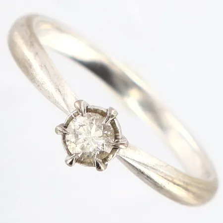 Ring med diamant 0,20ct GHA, stl:17¾, bredd: 2mm, vitguld, 18K Vikt: 3,1 g