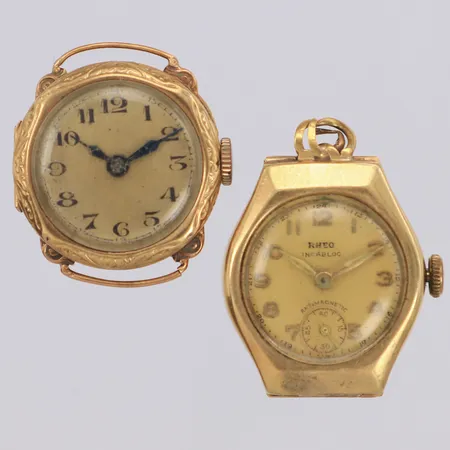 Två damur Ø21mm, manuella, plexiglas, går ej, bucklor, 14K bruttovikt 17,0g
