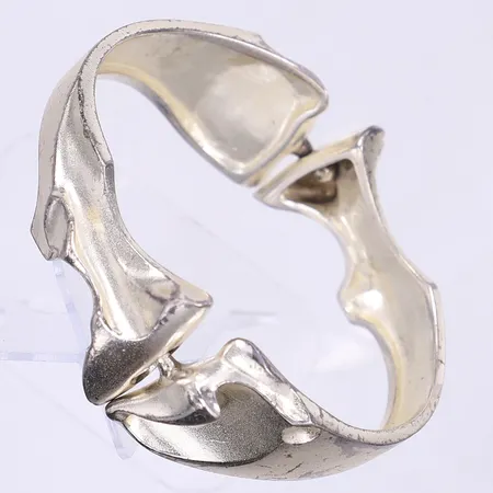 Armring Björn Weckström Lapponia "Zelda" 65x50mm bredd 10-23mm slitage silver 925/1000 Vikt: 55,9 g