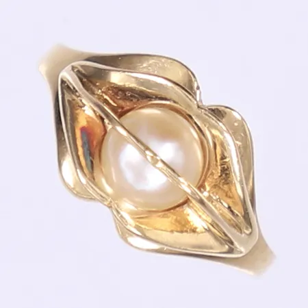 Ring med pärla stl:17½ bredd 2-11mm svenska stämplar 18K Bruttovikt: 3,2g Vikt: 3,2 g