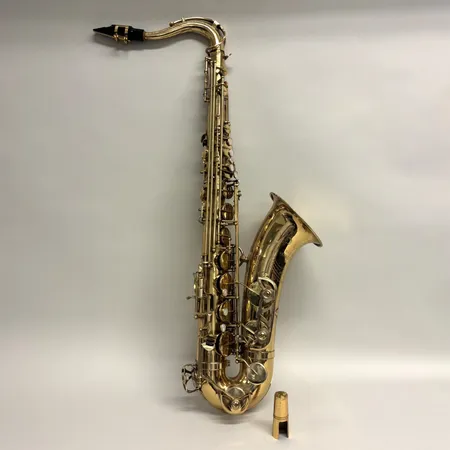 Tenorsaxofon Yanagisawa, serienummer 00177067, möjligen 1980-tal, mässing, pärlemorknappar, munstycke, slitage, färgbortfall, Max-etui Skickas med postpaket.