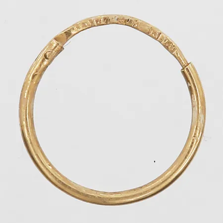 Udda örhänge längd 1,5cm, 18K. Vikt: 0,5 g