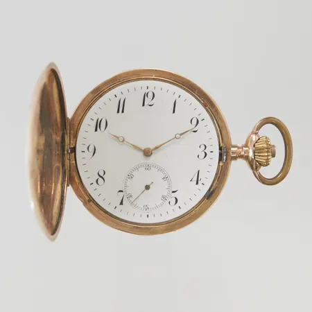 Savonette 14K 53mm graverad innerboett i metall, glas saknas, skadade boetter. bruttovikt 97,0g.