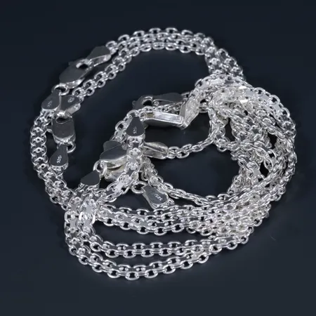 Sex oanvända armband x-länk i silver 925/1000. Längd 19 cm, bredd 4,2 mm. Karbinhake. Totalt 33,3g.