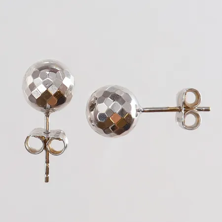Ett par örhängen med kulor Ø7,8mm vitguld 18K. Vikt: 1,6 g