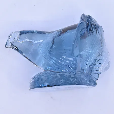 Skulptur fågel formgiven av Paul Hoff Svensk glas/WWF höjd 6 cm, blå glasmassa signerad 1970-80-tal.