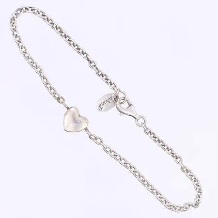 Armband med hjärta 21,5cm bredd 2-9mm 925/1000 silver Vikt: 6,3 g