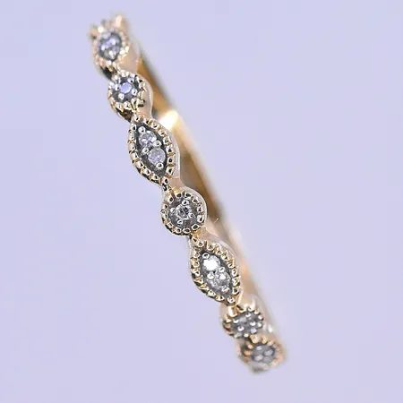 Ring Guldfynd stl:18½, bredd 1-3 mm 18K. Vikt: 1,5 g