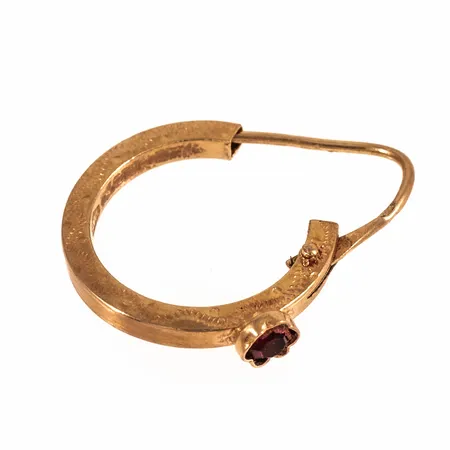 En udda creol Ø13,5mm med röd sten, 18K 0,5g.  