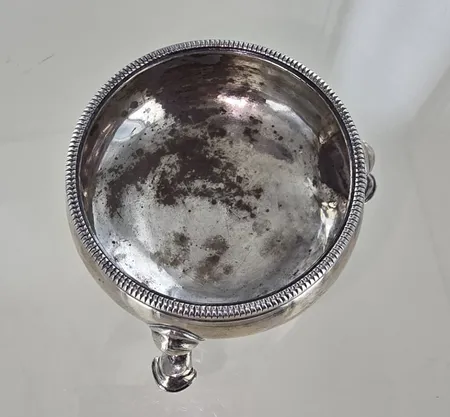 Saltkar svensk tillverkad 1900-tal, diam5,5 cm höjd 4 cm, silver Vikt: 40,2 g