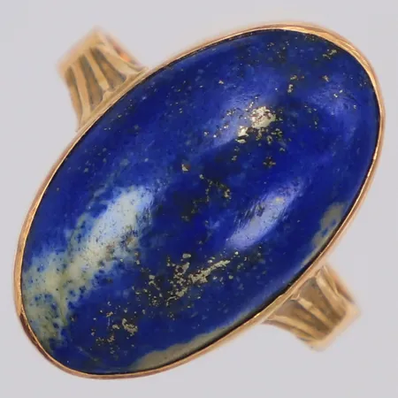 Ring med lapis lazuli stl:17¾, bredd 20mm, utländska stämplar, 21K Vikt: 4,6 g
