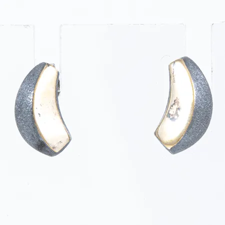 Örhängen Jens J. Aagaard delvis oxiderad/förgylld yta 7,7x14mm, silver 925/1000 3,4g.  