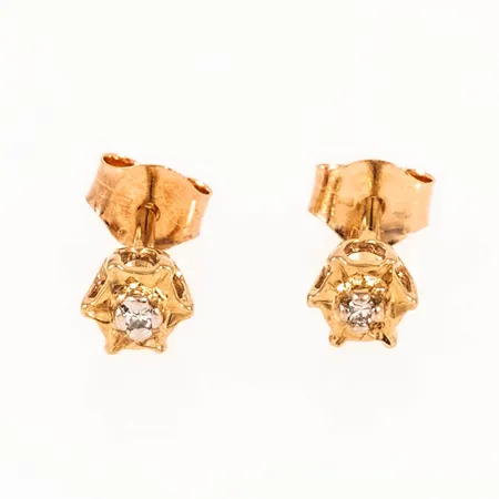 Örhängen i 18K guld med diamanter 2 x ca 0,005ct. Vikt 0,6g Vikt: 0,6 g