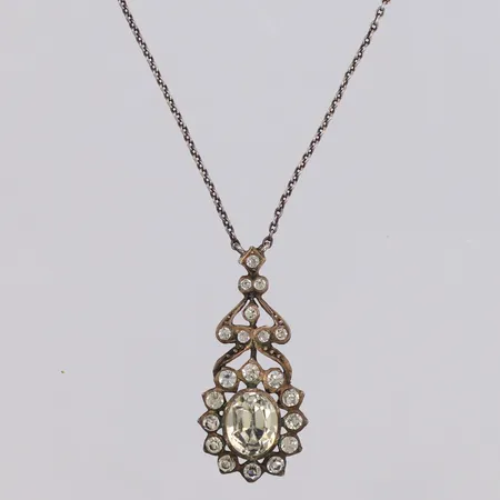 Collier längd 45cm, bredd 1mm, integrerat hänge med vita stenar, 830/1000 silver Vikt: 3,9 g
