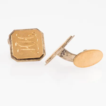 Manschettknappar 19x19mm framsida med 18K guldplatta, monogramgravyr, silver 16,9g.  