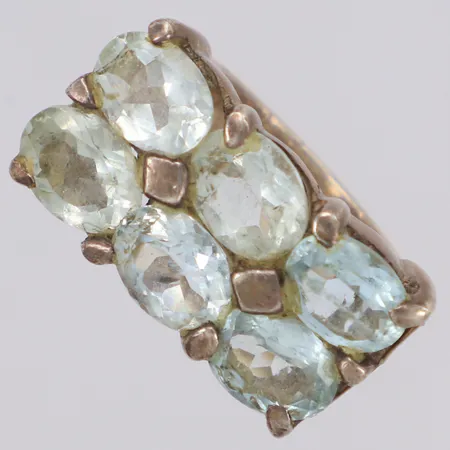 Ring med blå stenar stl:16¼, bredd 12,8mm, 925/1000 silver Vikt: 11,9 g