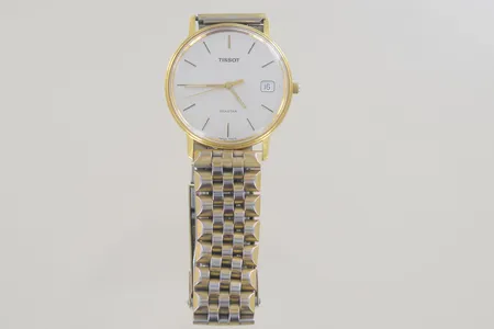 Herrur Tissot Seaster diam 34 mm, graverad 18K bv 54,9 gr stål armband, Batterie behöves