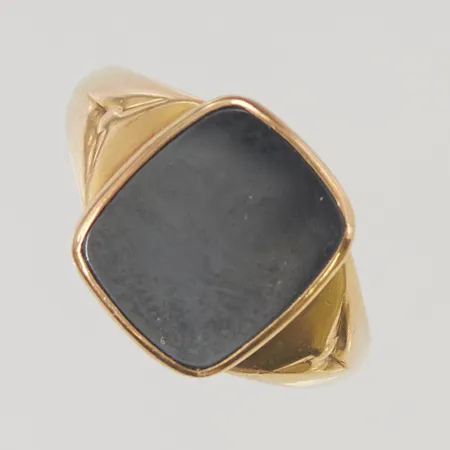 Ring stl:20¼ bredd 14mm hematit, gravyr, 18K 5,8g.