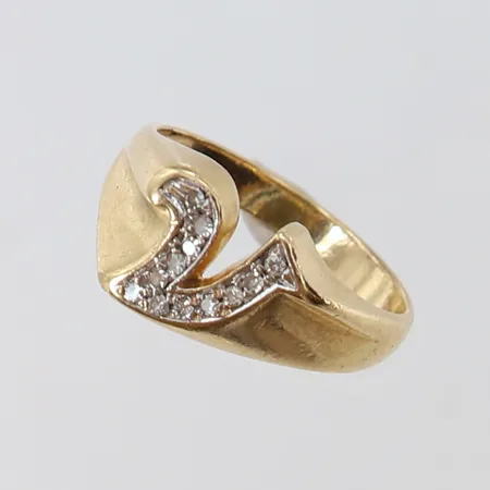 Ring med 8/8-slipade diamanter 12 x 0,01ct stl:16½ bredd 3-9,5mm 14K. Vikt: 4,2 g