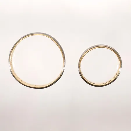 Defekta ringar med gravyr 18k Vikt: 7,6 g