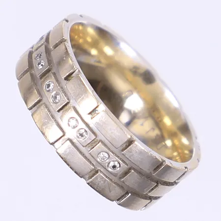 Ring med diamanter 10x ca 0,01ct stl:19½, bredd 8mm, gravyr, slitage, ostämplad 18K Vikt: 12,4 g