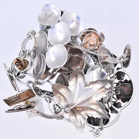 Diverse silver, silver 830/1000. Vikt: 100,9 g