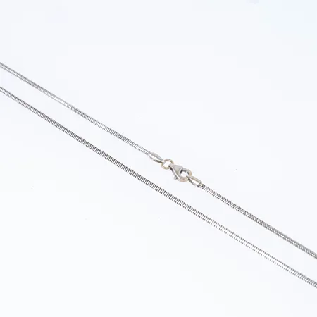 Kedja Ormlänk i 14K vitguld. Längd 46 cm. Bredd 1,4 mm. Vikt 4,0g Vikt: 4 g